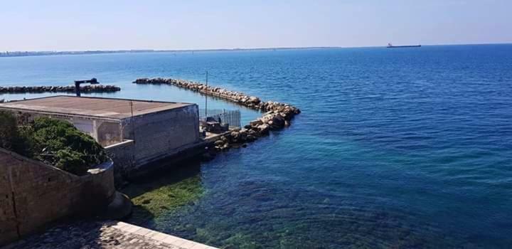 Hotel Al Molo Sant'Eligio Taranto Exterior foto